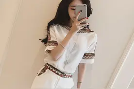 短裤套装是夏日时尚装扮趋势，美眉们大胆秀出你们的小性感吧！图片