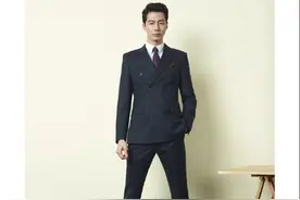 衷爱！赵寅成颜高腿长演技好堪称男神教科书！图片