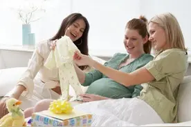 宝宝到底该不该穿品牌的服装？一定要穿图片