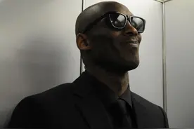 退役后第一天，科比做了什么？图片