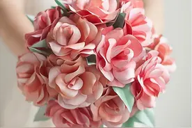 一束自制的玫瑰婚礼新娘捧花折法图解教程图片