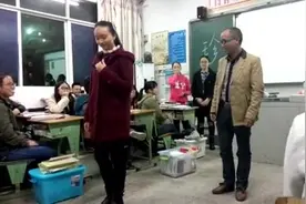 厉害了！成都最牛班主任，全班50多人一半到清华北大视频封面