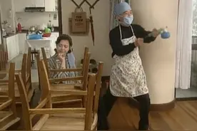 小保姆被辞退留下病历卡，既然是肺结核吓坏家人视频封面