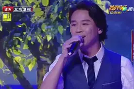 苗圃、陶喆《弯弯的月亮》现场版