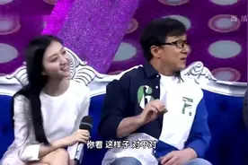 成龙现场教学抓女生头发，景甜惨被当“试验品”，刘烨看呆了！视频封面