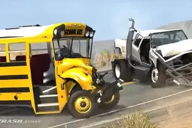 BeamNG：模拟警车追过程中发生的车祸！视频封面
