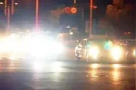 夜间行车，教你使用灯光的正确姿势！视频封面