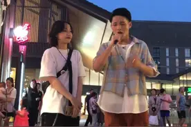 #把孤独当做晚餐却难以下咽 停！来听听#成都街唱团 的版本吧！@王子恺 @周林 @段奕帆 #翻唱视频封面