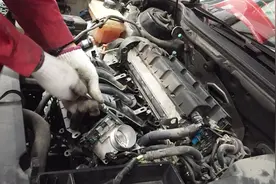 车子开了几年，油耗越来越高，反而没劲了？别乱修，是这里出了问题视频封面