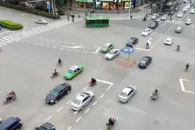 在左转待转区也算闯红灯？求解释！视频封面