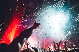 TFboys或者鹿晗的5万人演唱会门票，2秒钟就能卖完？