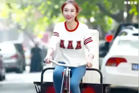 富家女当街抢回妈妈的洗衣机，并骑三轮车拖着回家，被总裁撞见当场看呆了！视频封面