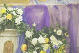 神迹降临？教堂墙壁里竟浮现耶稣的脸庞，挽救了一个小镇！视频封面