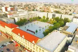 市一高？不，现在是市建设路学校，第一所公办全寄宿九年制学校，7月12日开始招生！图片