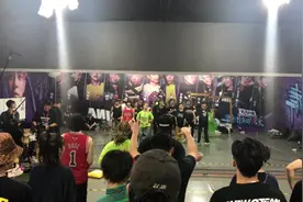修楼梯 练舞要齐更要炸视频封面