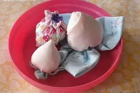 布艺水果制作方法 可爱的布艺桃子和草莓图片