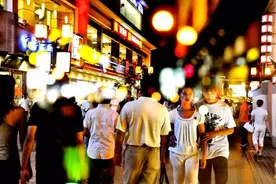从偷偷摸摸到光明正大 传闻中的繁华夜市你去过吗图片