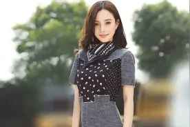 有"综艺一姐"小甜馨和逗比老公贾乃亮李小璐都不去时装节图片