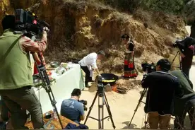 河北卫视到曲靖拍摄专题节目图片