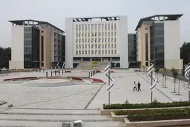 “教育创新发展年”---宣化科技职业学院2016拉动强劲引擎图片