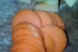 屡试不爽！胡萝卜苹果汁真的能治好宝宝便秘图片