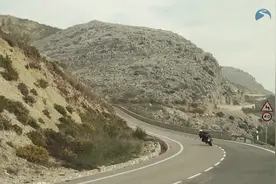 MV奥古斯塔街车Brutale 800初次骑行测评！视频封面