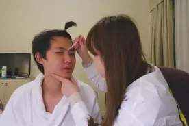美女帮男朋友化妆成美女！视频封面