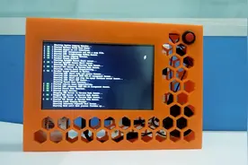 玩转树莓派：DIY的最新树莓派5寸一体机：能听歌、能拍照、内置电源视频封面