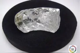 罕见 | 非洲发现404克拉巨钻 值1.3亿元！盘点最有名的10颗钻石图片