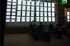 突发！上海链家挂牌房源全部消失，两家门店暂停网签图片