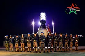 强军策 | 与海空军王牌飞行团长的对话图片