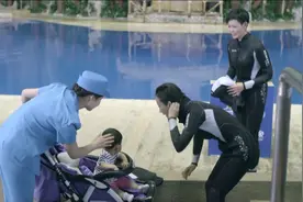 「还是夫妻」苏岩为女儿当海豚训练营使女儿病情有起色，韩青感动的无以言表！