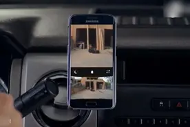 手机当倒车影像，太有创意，就喜欢动手能力强的老司机！视频封面