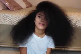 妹纸膨胀卷曲的头发拉直后，颜值飙到100分，亲妈都不敢认视频封面