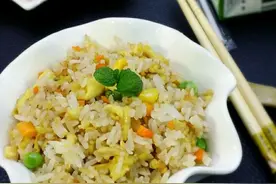 五彩炒饭  #极速早餐#图片