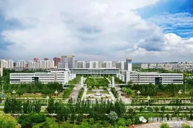 鄂尔多斯市一中高考600分以上人数全自治区第一！11人次获北大清华降分自主招生资格！图片