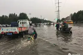「潍·关注」昨日大雨突袭，据说近期潍坊仍以降雨为主！图片