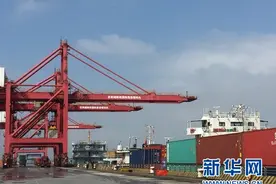 岳阳经济新图景：通道路、重港口、优布局图片