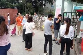 市南区外来娃入学报名开启 材料备不全成大“难”图片
