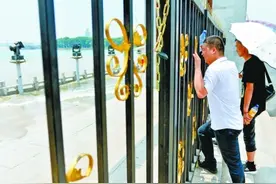 武汉：过江渡船全线停航图片