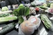 丑瓜甜？丑菜香？虫洞多没打药？这些买菜误区你有吗？图片