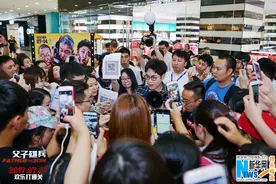 《父子雄兵》大鹏沈阳摆摊 被观众要求评价张天爱图片