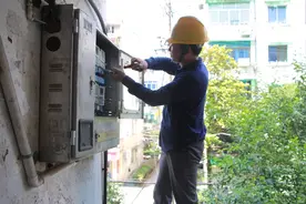 腾空搬离后，这户D级危房户还自主要求断水断电……图片