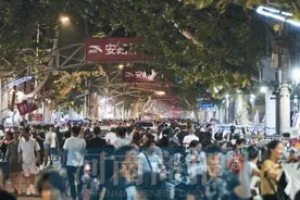 郑州健康路夜市：最市井的烟火，有人靠摆摊买了四五套房图片