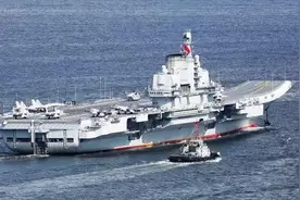 “辽宁号”热潮席卷香港图片