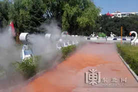 公园冷雾机登场 市民消暑清凉亲近大自然图片