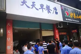 直击小餐饮店后厨！这些中招的馆子 你常去吗？图片