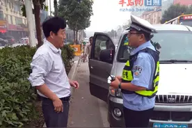 日照港交警大队查获一起准驾车型不符驾驶客车案件图片