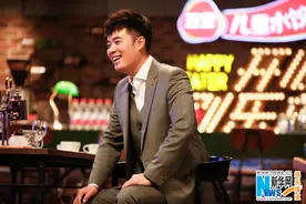 陈赫《开心剧乐部》无剧本表演 手挤橙汁机智面试图片