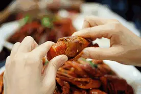 专家说：吃小龙虾，一次不要超过1斤！图片